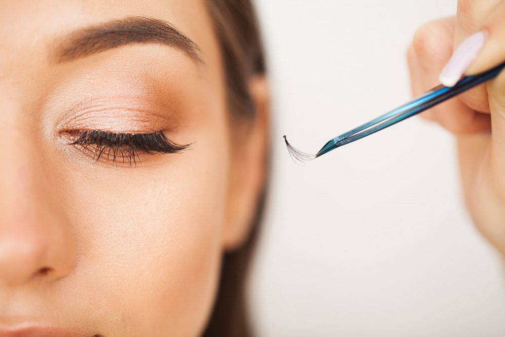 extensions de cils pour beauté du regard yeux